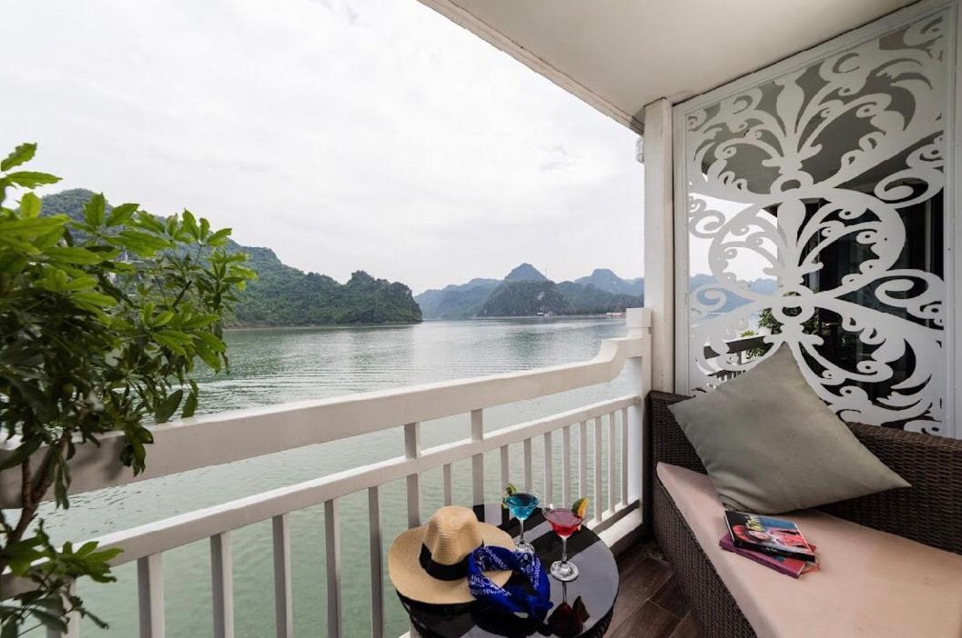 Madeline Cruises Hotel Hạ Long-öböl Kültér fotó