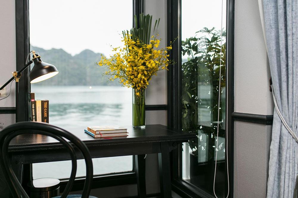 Madeline Cruises Hotel Hạ Long-öböl Kültér fotó